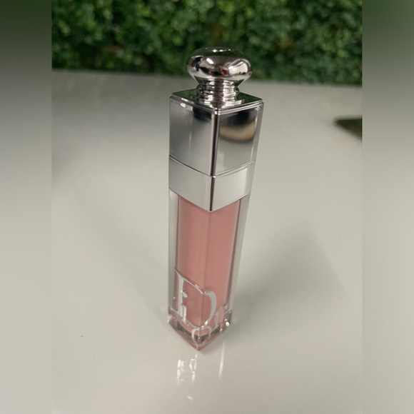 Dior - Addict Lip Maximizer | Plumping Lip Gloss - 001 Pink Sheer | Full Size - Picture 8 of 13